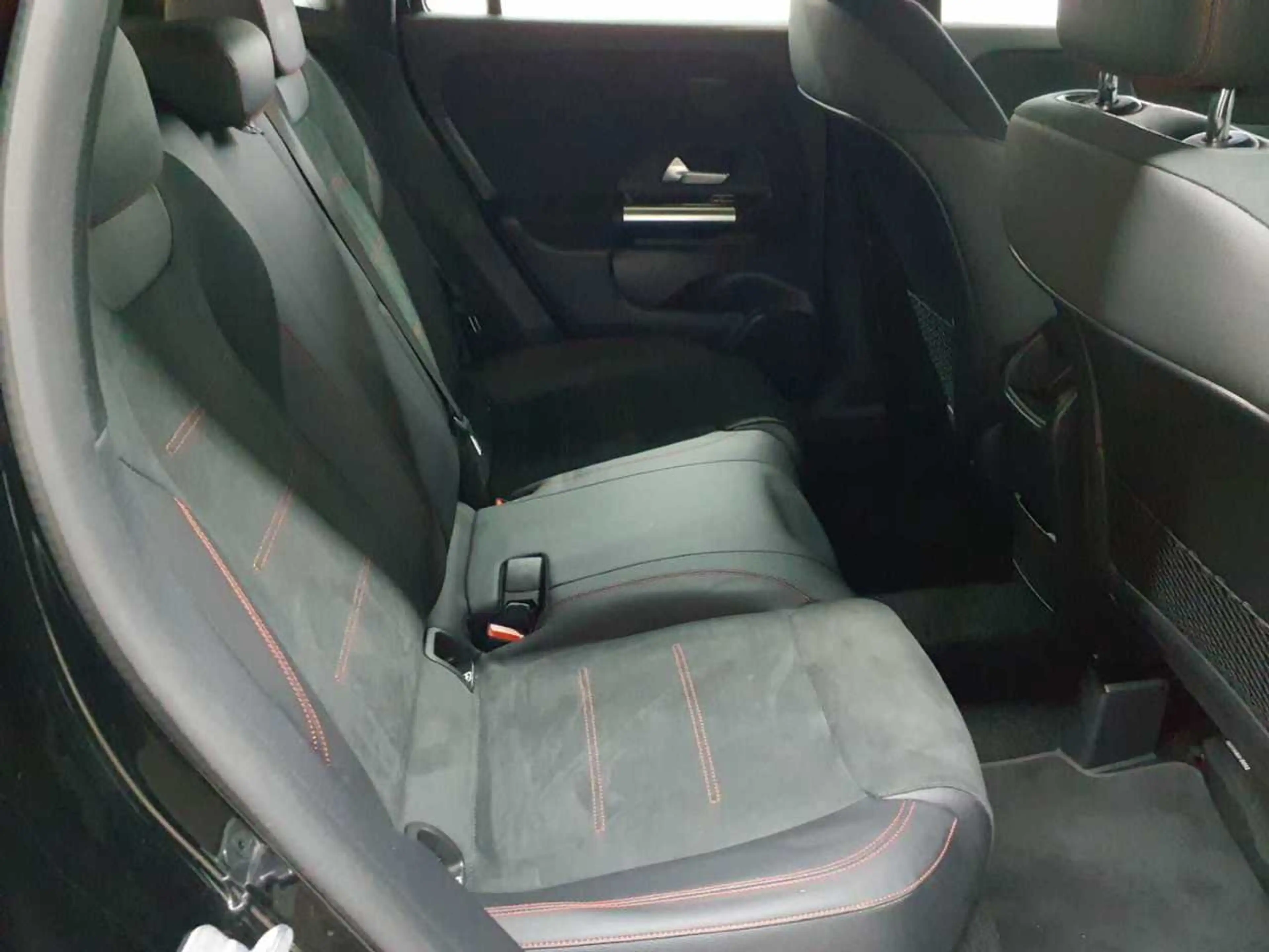 Mercedes-Benz GLA 200 GLA 200-AMG Beam Pano MBUX AssiP BusiP — photo 14