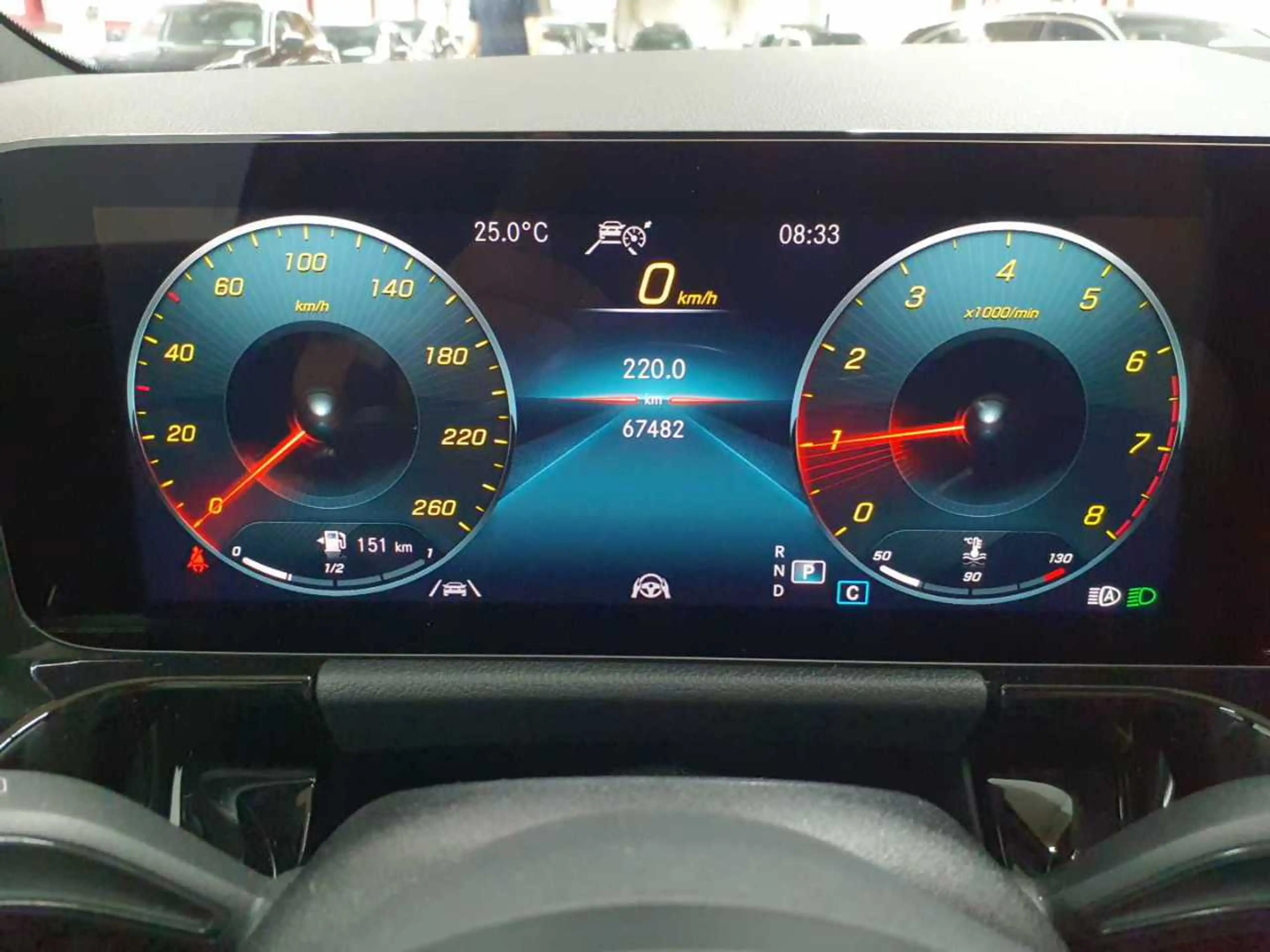 Mercedes-Benz GLA 200 GLA 200-AMG Beam Pano MBUX AssiP BusiP — photo 11
