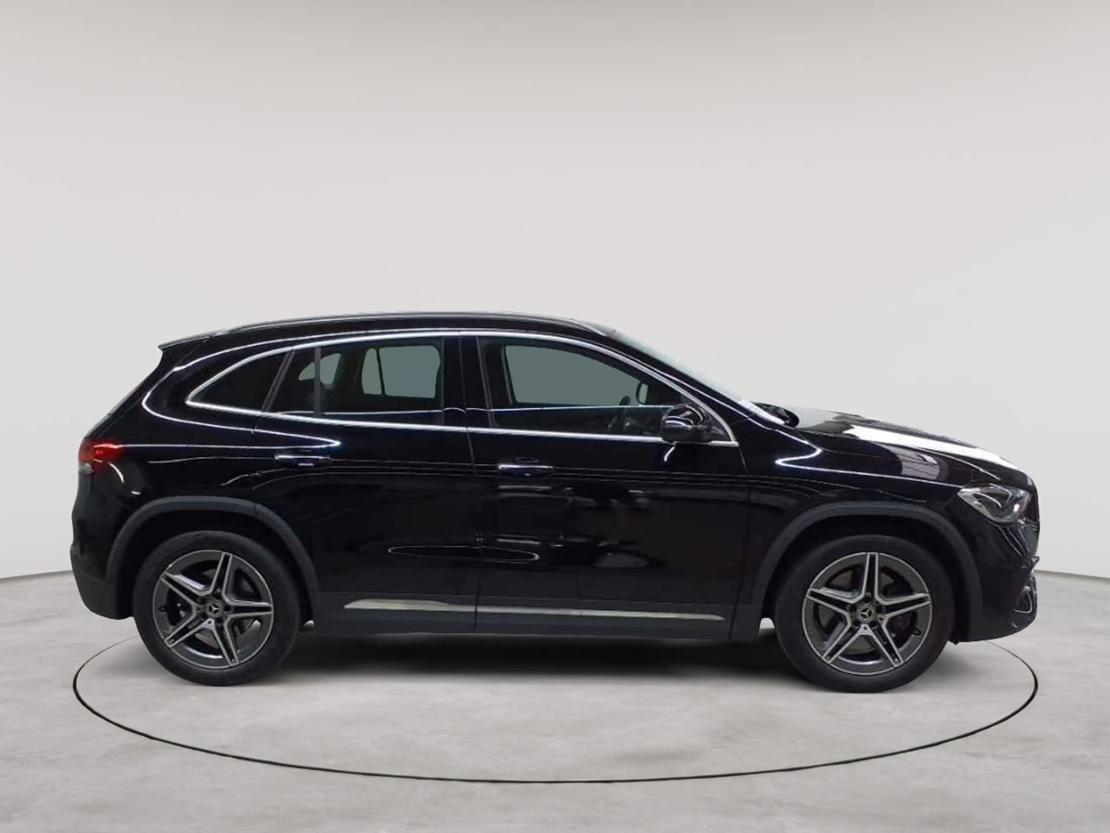 Mercedes-Benz GLA 200 GLA 200-AMG Beam Pano MBUX AssiP BusiP — photo 3
