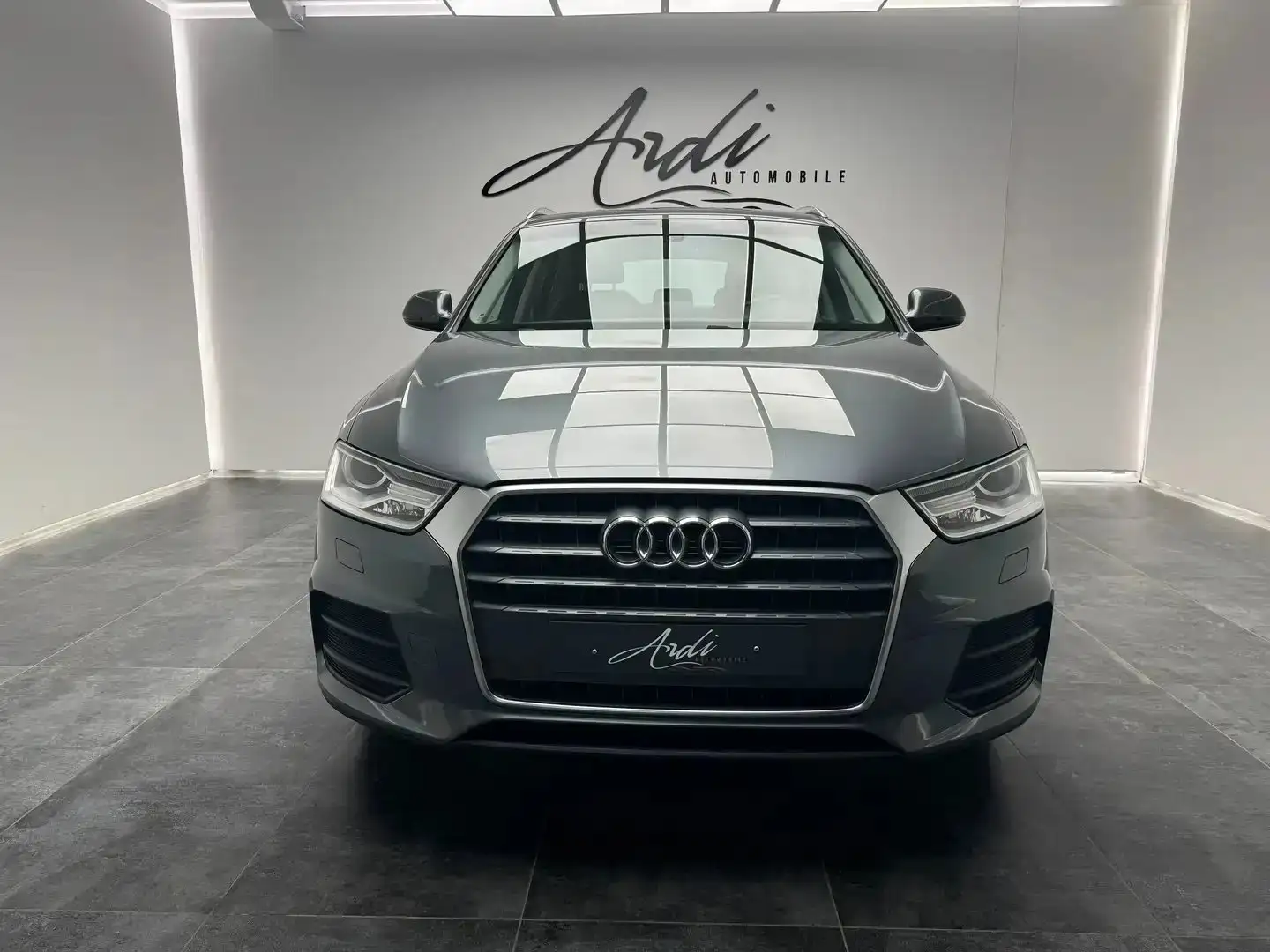 Audi Q3 2.0 TDi *GARANTIE 12 MOIS*CUIR*GPS*XENON*AIRCO* Grijs - 2