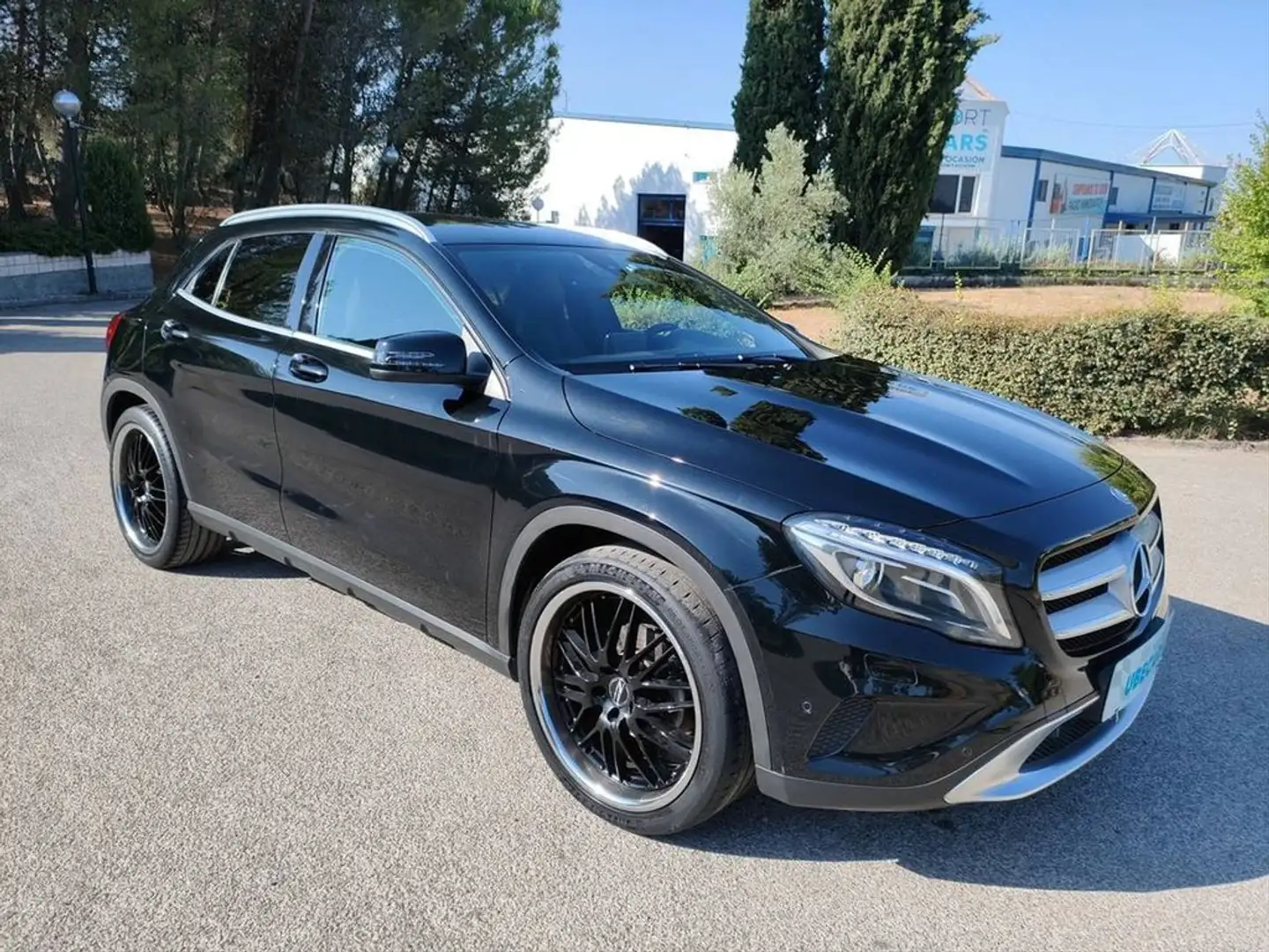 Mercedes-Benz GLA 200 d Urban Noir - 2