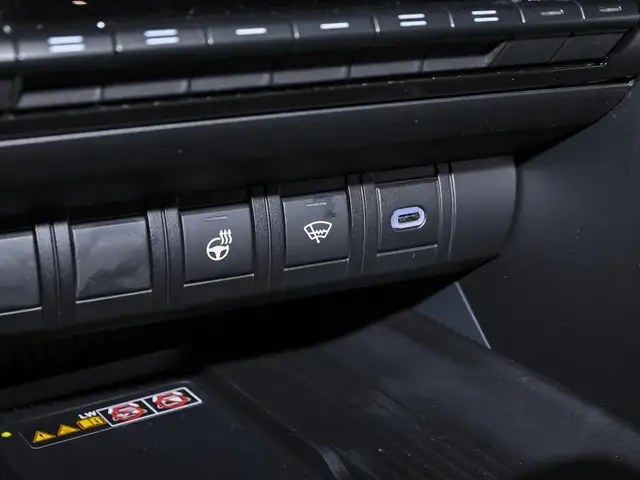 Toyota C-HR view 11