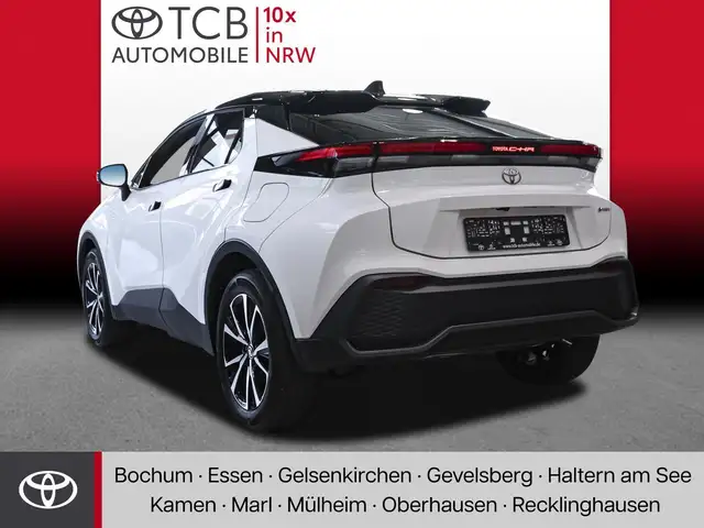 Toyota C-HR view 2