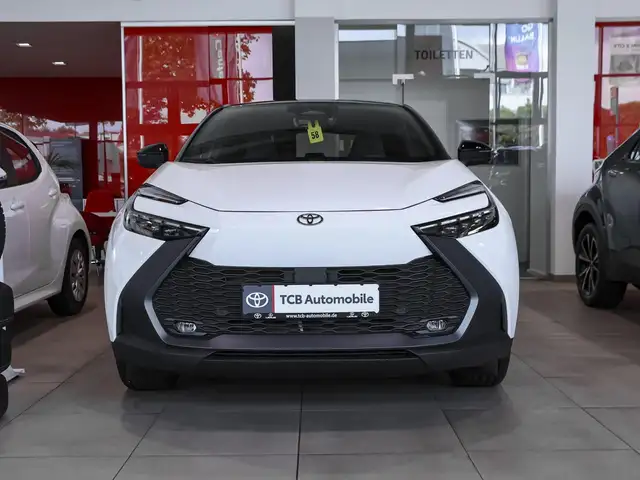 Toyota C-HR view 4