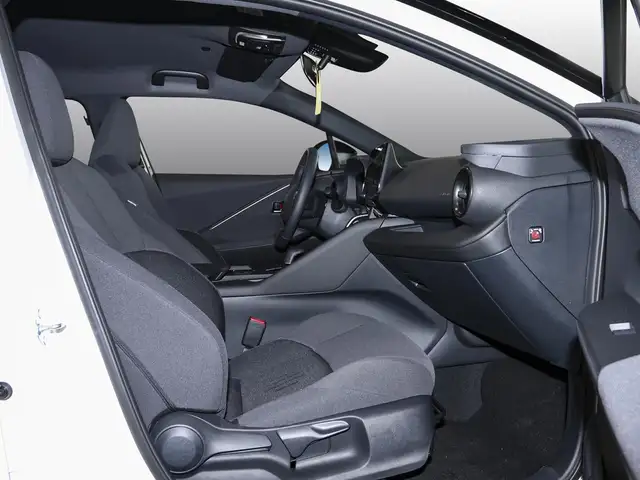 Toyota C-HR view 6