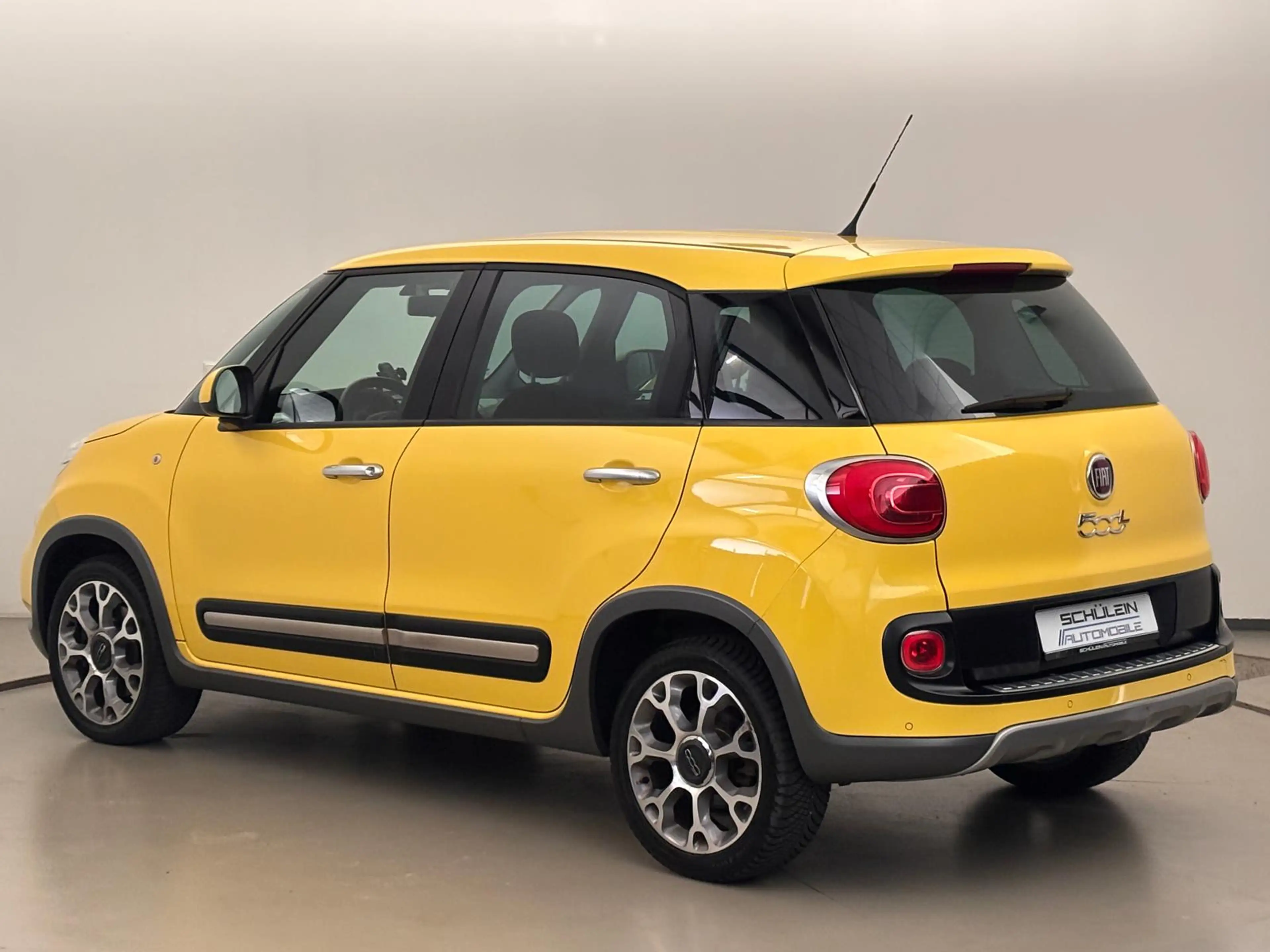 Fiat 500L Trekking*Klima*BC*BT*Alu*PDC*AHK* — photo 9