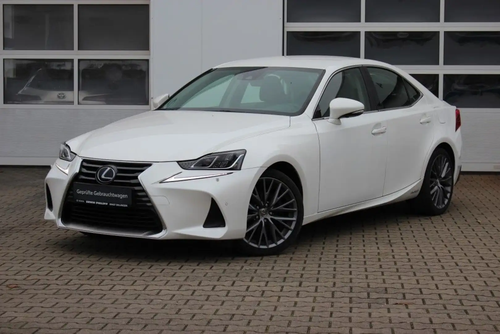 Lexus IS 300 300h Style *Premium-Navi*ACC*PDC*Kamera* Weiß - 1