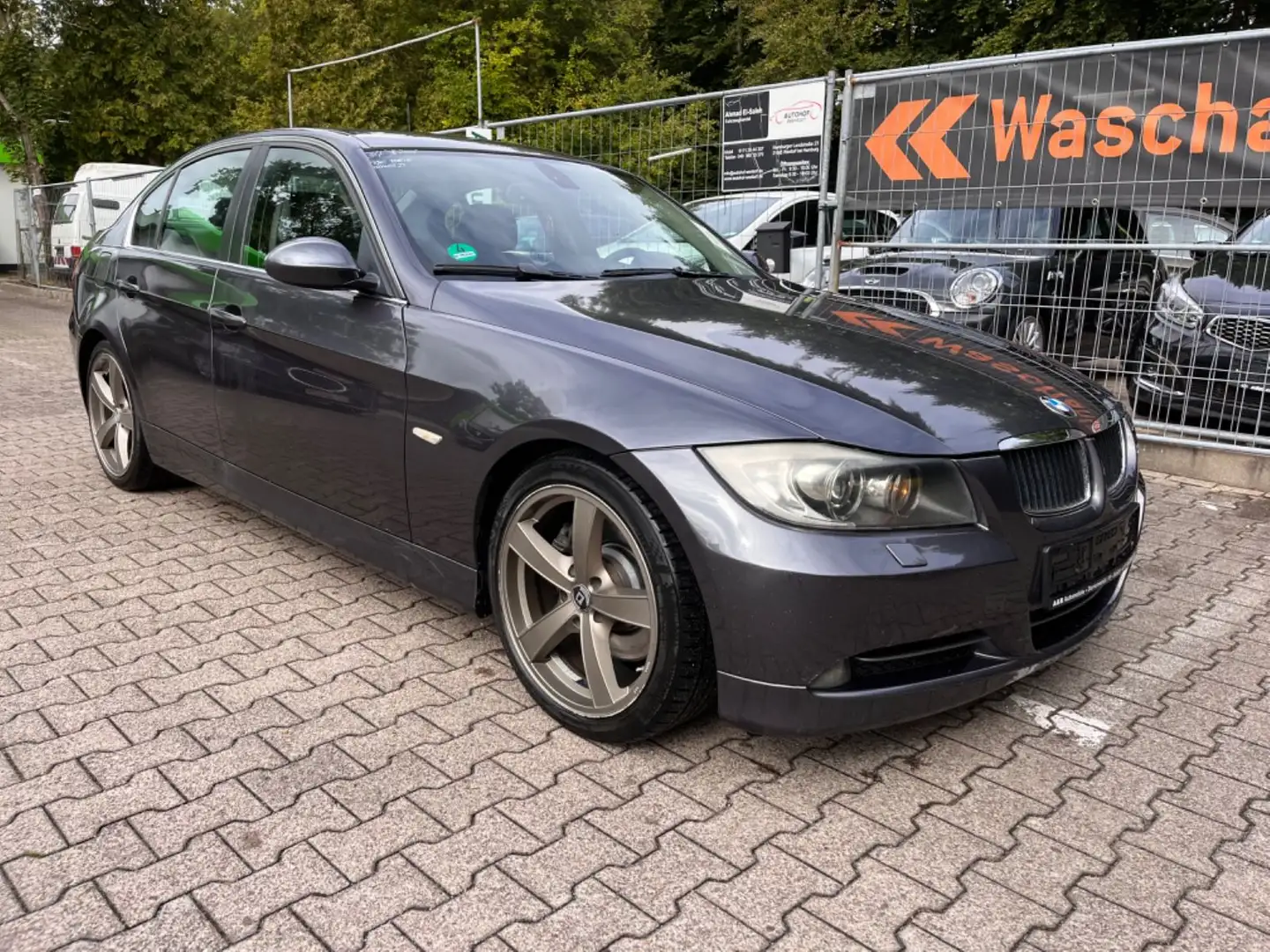BMW 330 i xDrive Automatik+Navi+Leder+M Sitze+18 Zoll Сірий - 1