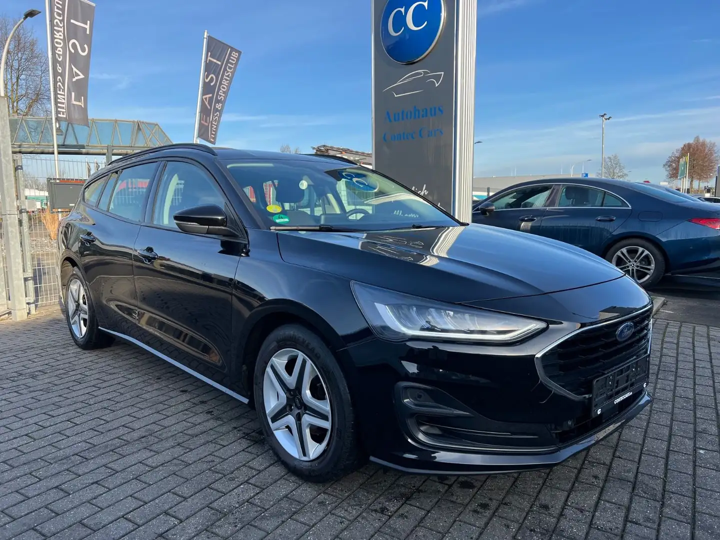Ford Focus Turnier 1.5 EB Cool & Connect Navi AppLINK Noir - 1