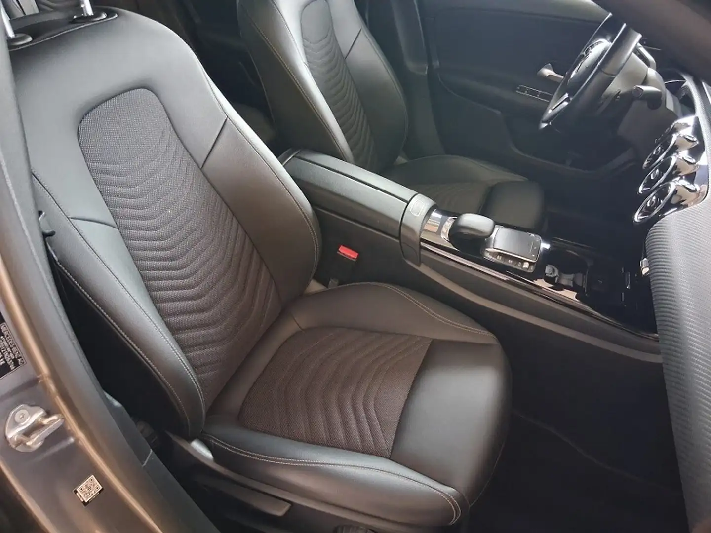 Mercedes-Benz A 200 A 200 d Automatic Sport Grijs - 2