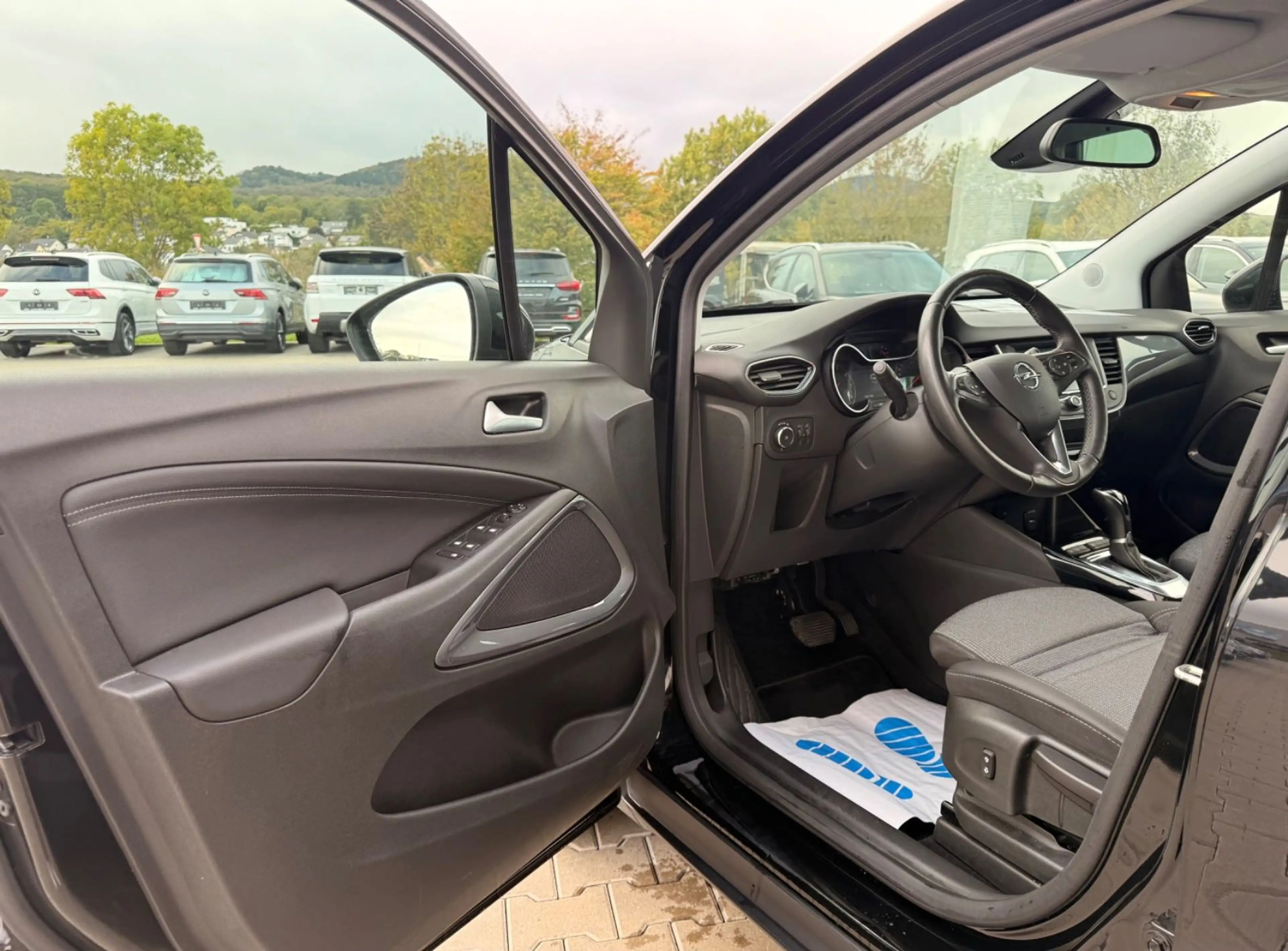 Opel Crossland X — photo 8