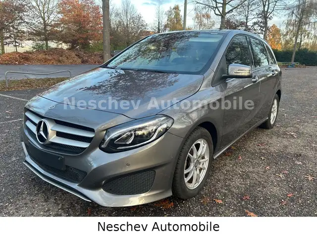 Mercedes-Benz B 180 d Leder/LED/TotW/PTS/Alu/1.Hd1A Zustand