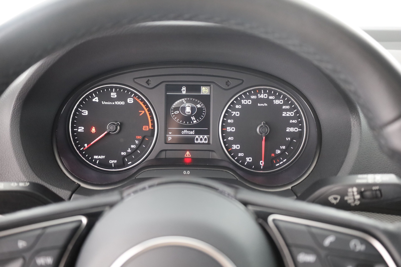 Audi Q2 35 TFSI S line LED Navi Kamera Sitzheizung — photo 17