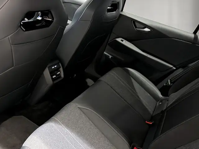 Volkswagen Id.3 view 11