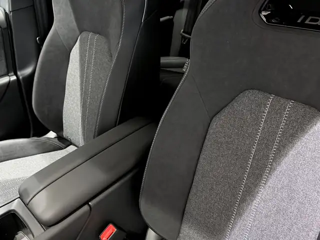 Volkswagen Id.3 view 8