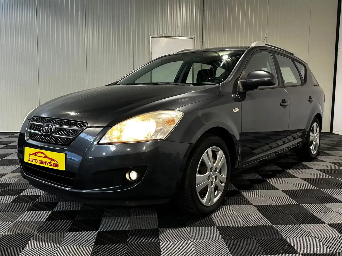 Kia Ceed SW / cee'd SW 1.6 CRDi EXPORT 1ste eigenaar bj. 2010 Gris - 1