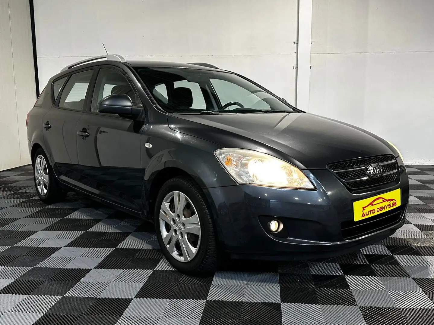 Kia Ceed SW / cee'd SW 1.6 CRDi EXPORT 1ste eigenaar bj. 2010 Gris - 2