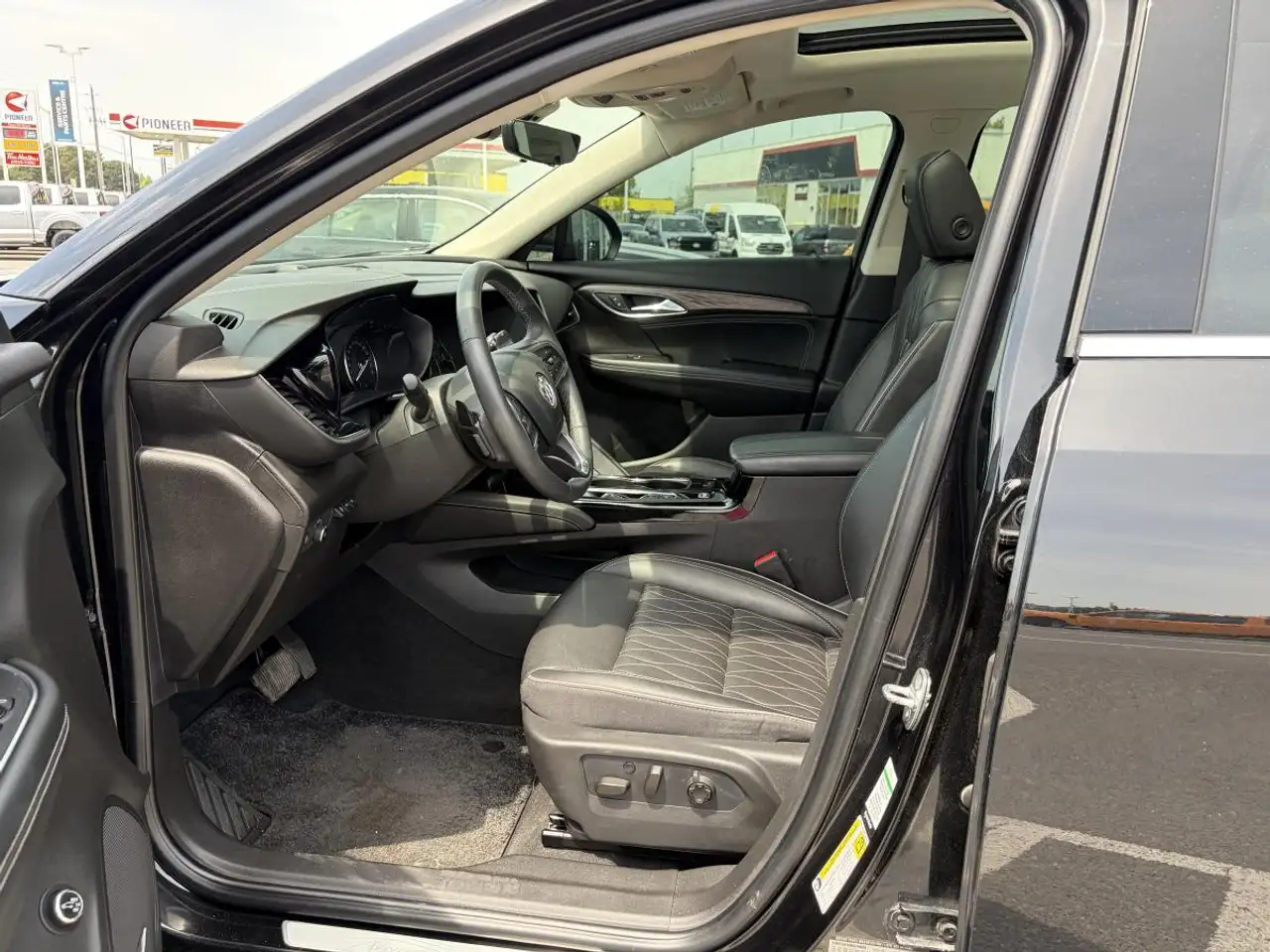 Buick Envision photo Buick Envision
