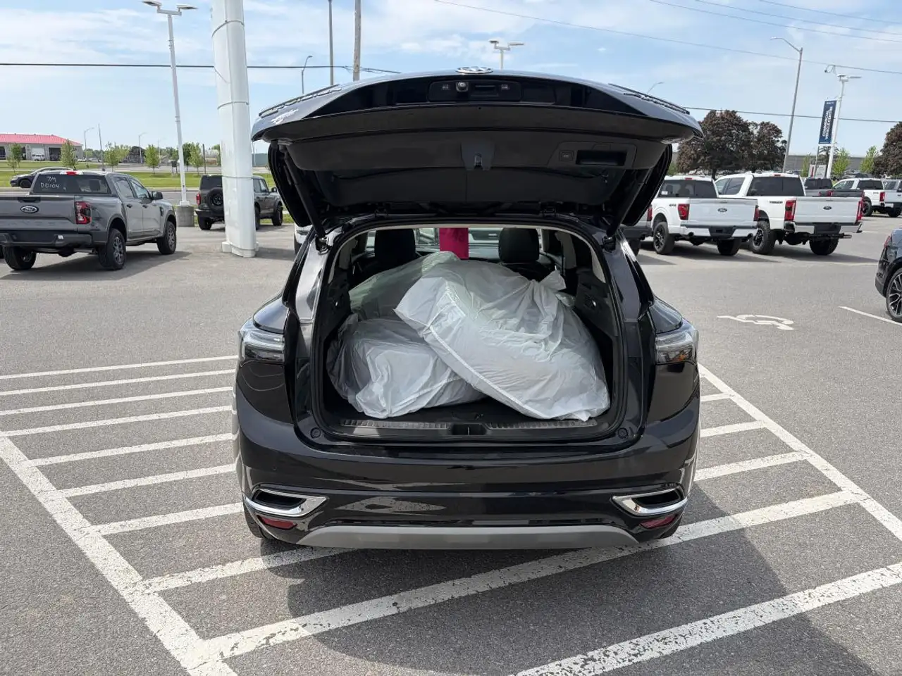 Buick Envision photo Buick Envision