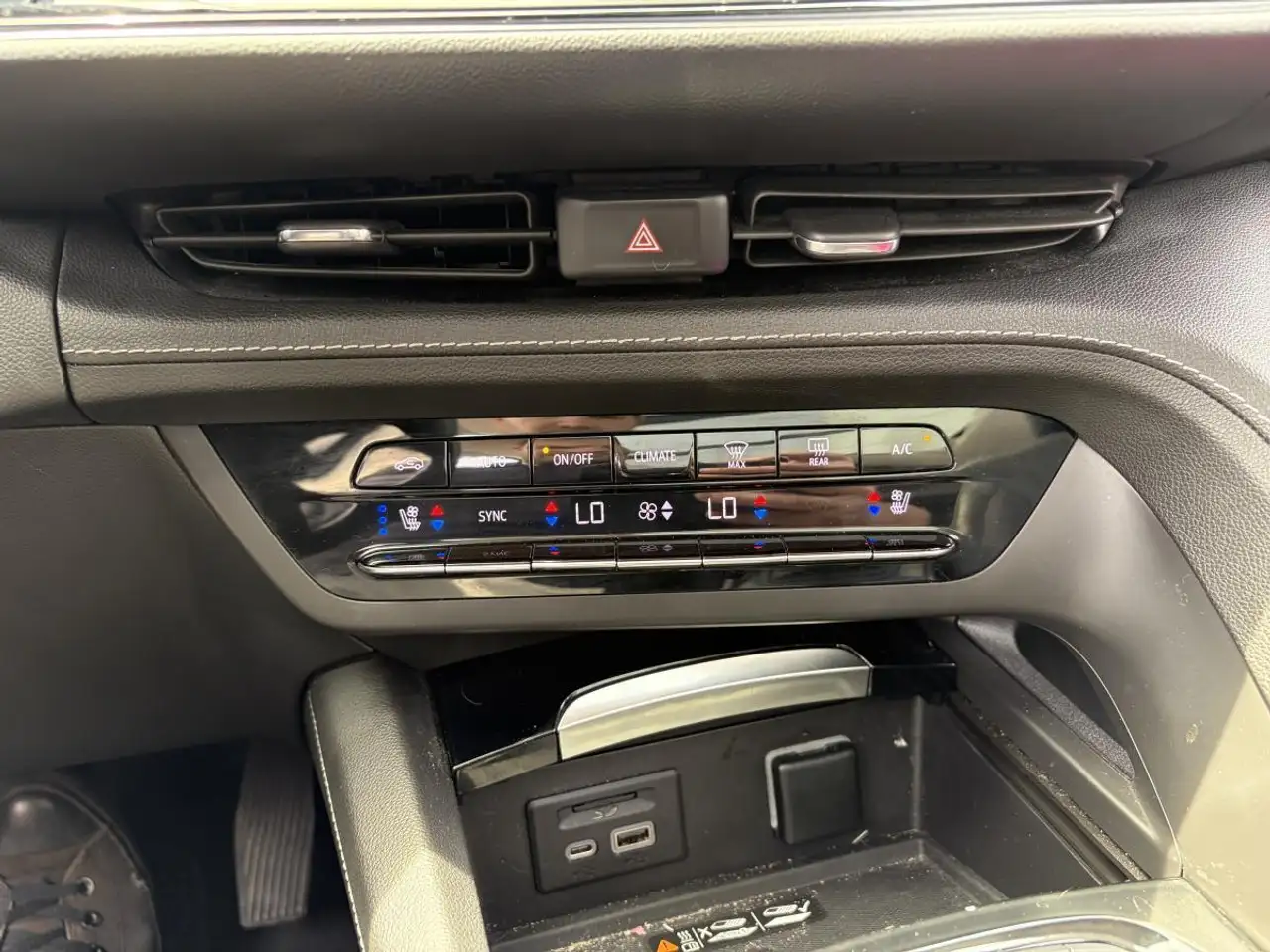 Buick Envision photo Buick Envision
