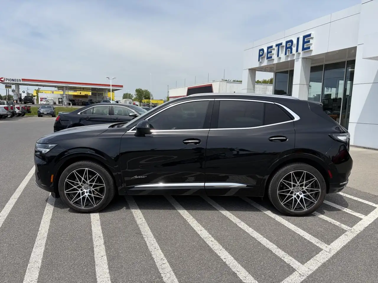 Buick Envision photo Buick Envision