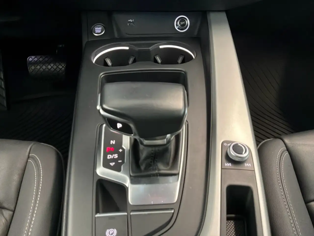 Audi A4 снимка Audi A4