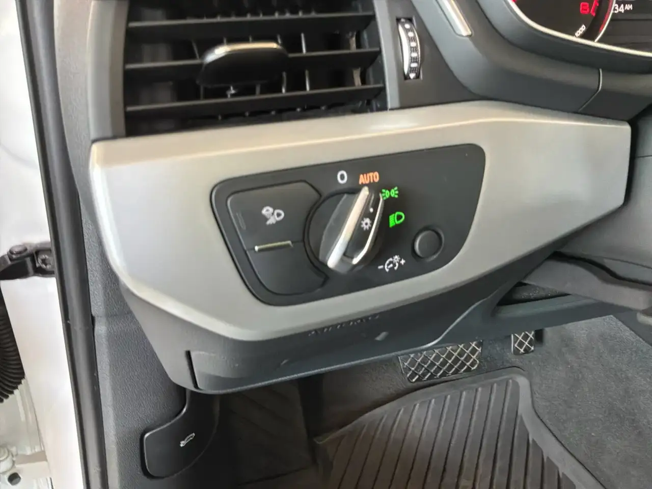 Audi A4 снимка Audi A4