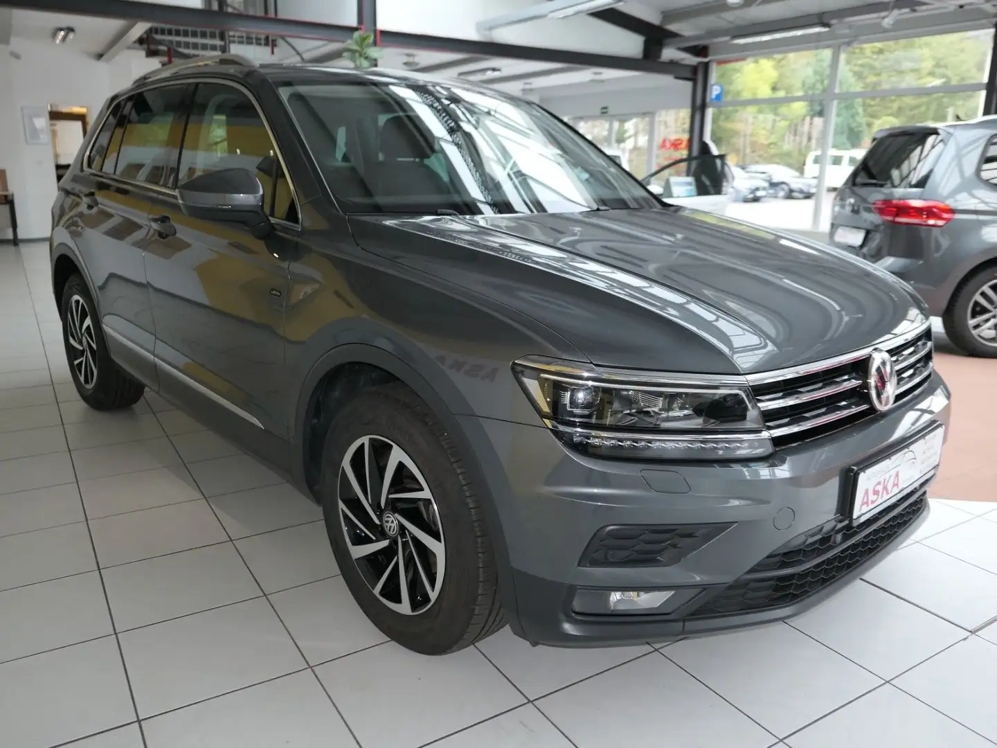 Volkswagen Tiguan 1.5 TSI  Mod2019*ACC*NAVI*LM*AHK* Grau - 2