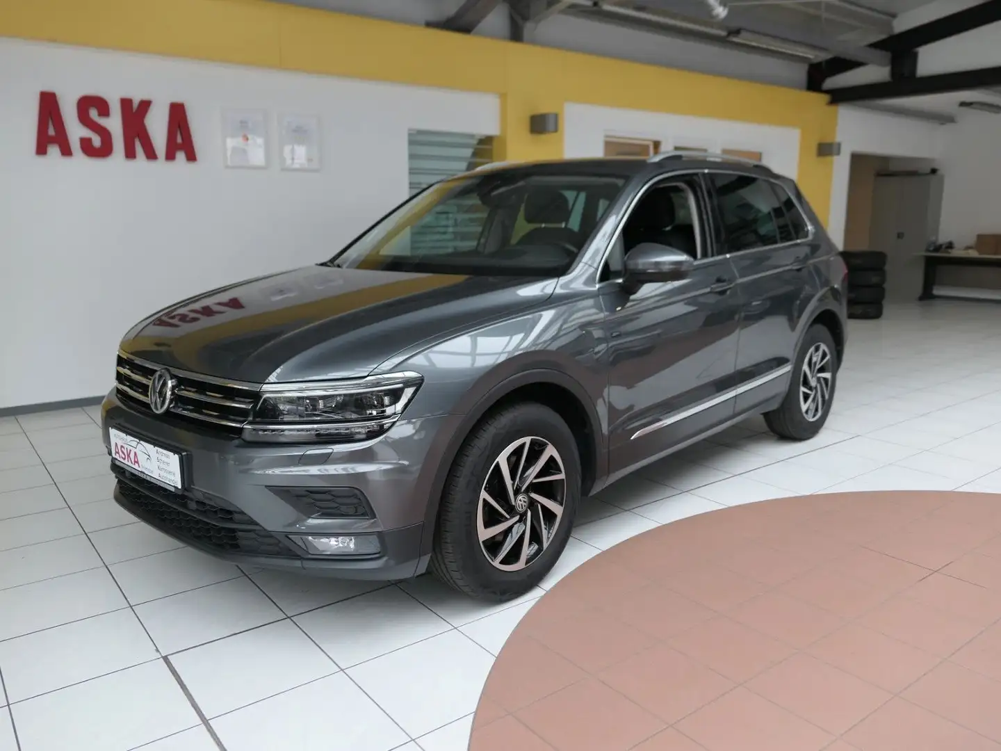 Volkswagen Tiguan 1.5 TSI  Mod2019*ACC*NAVI*LM*AHK* Grau - 1