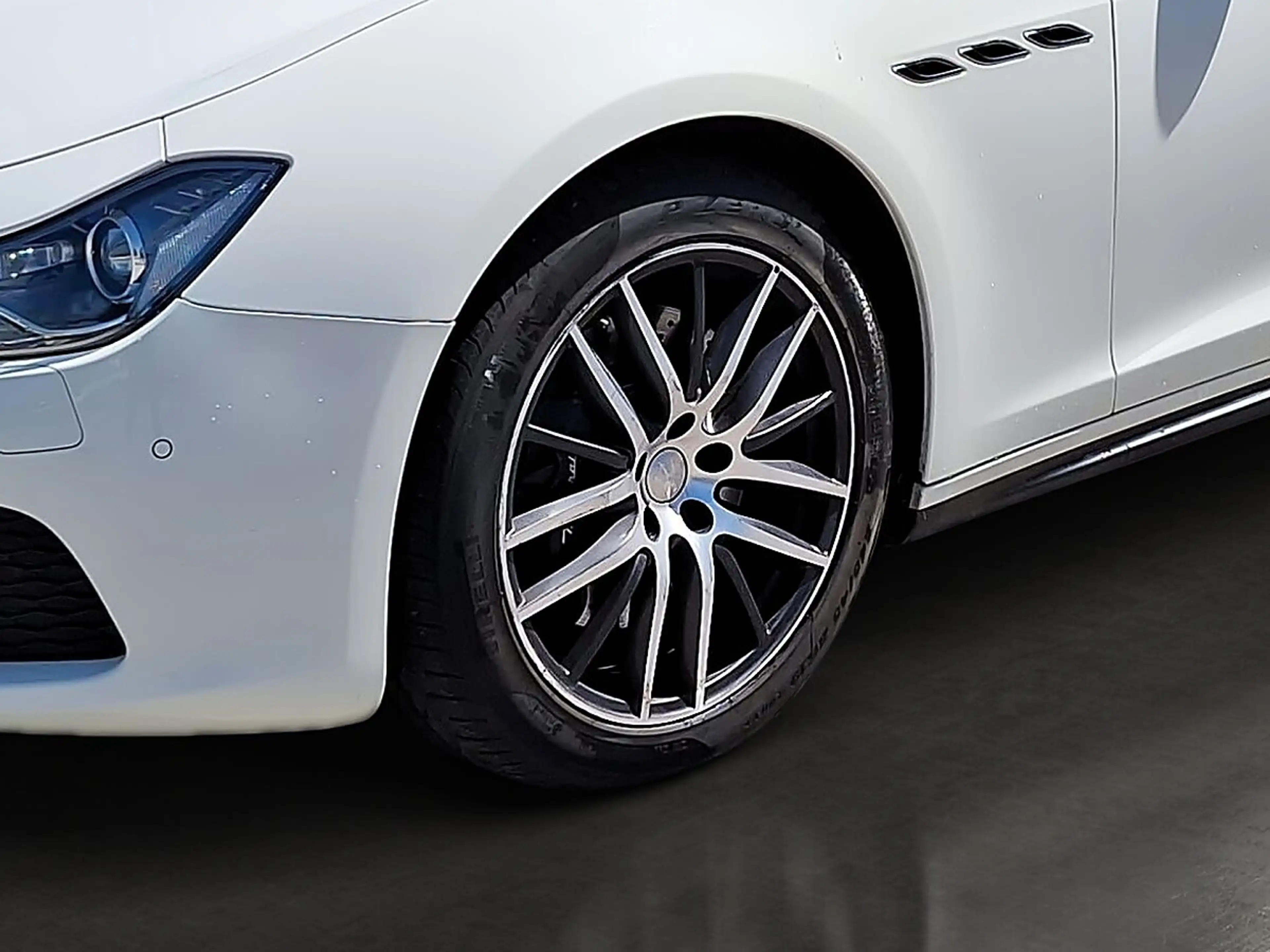 Maserati Ghibli Diesel — photo 9