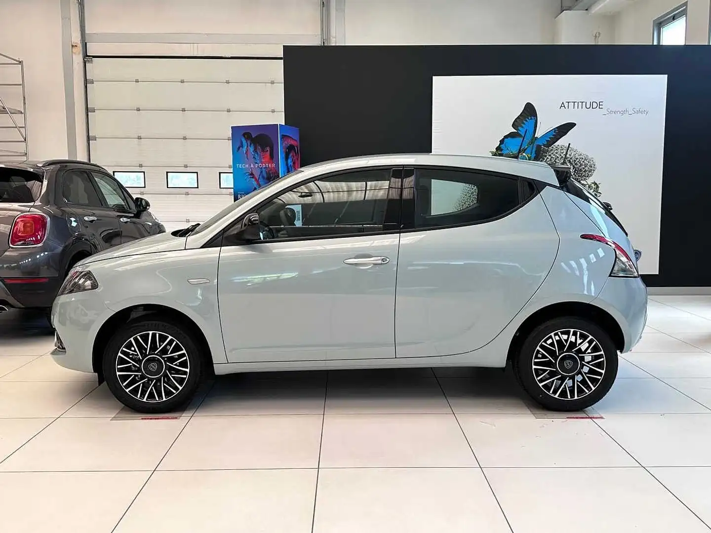 Lancia Ypsilon 1.0 FireFly 5 porte S&S Hybrid Platino KM ZERO Grün - 2