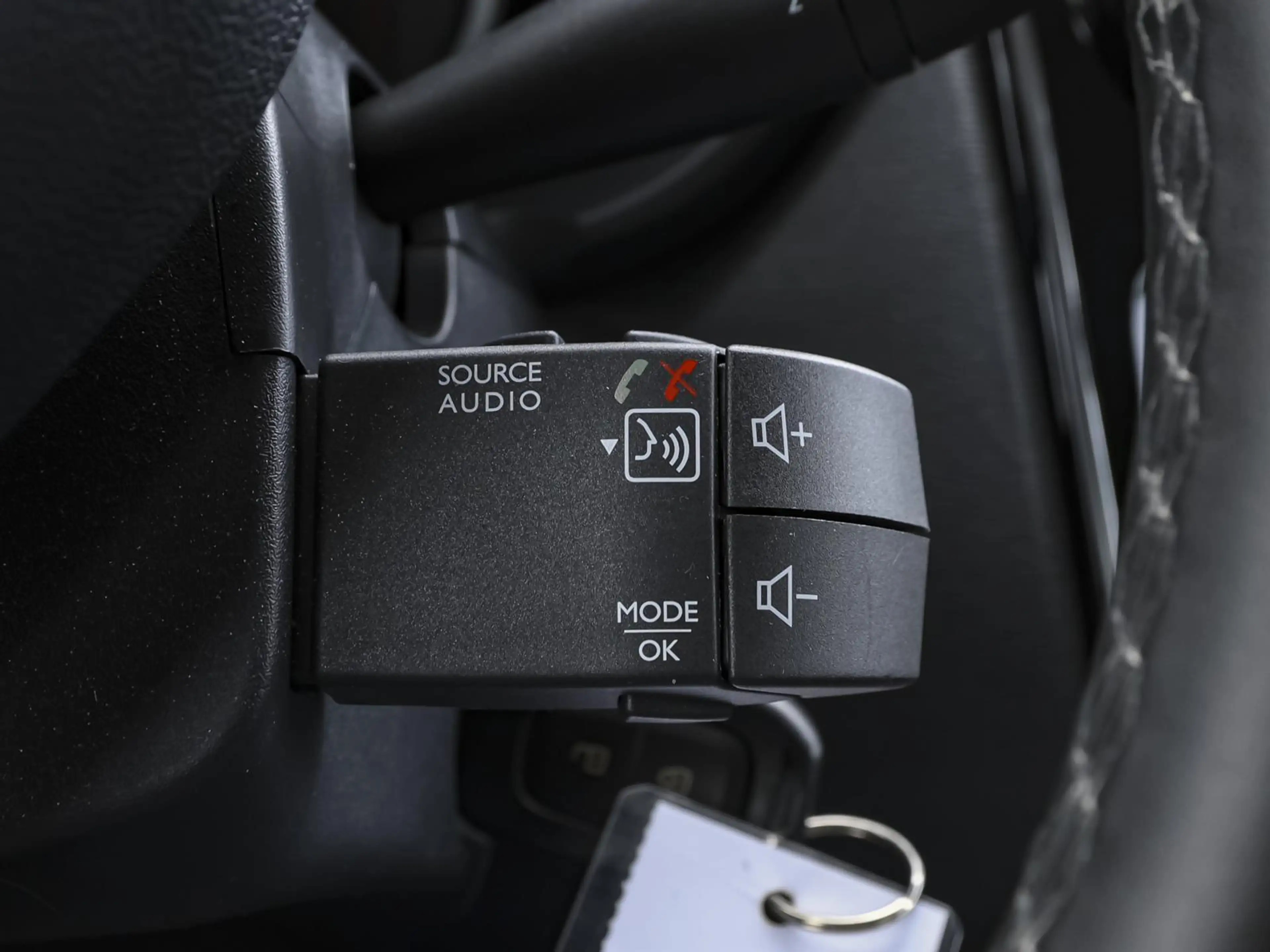 Dacia Lodgy TCe 130 GPF Stepway Plus NAVI SHZ KAMERA — photo 14