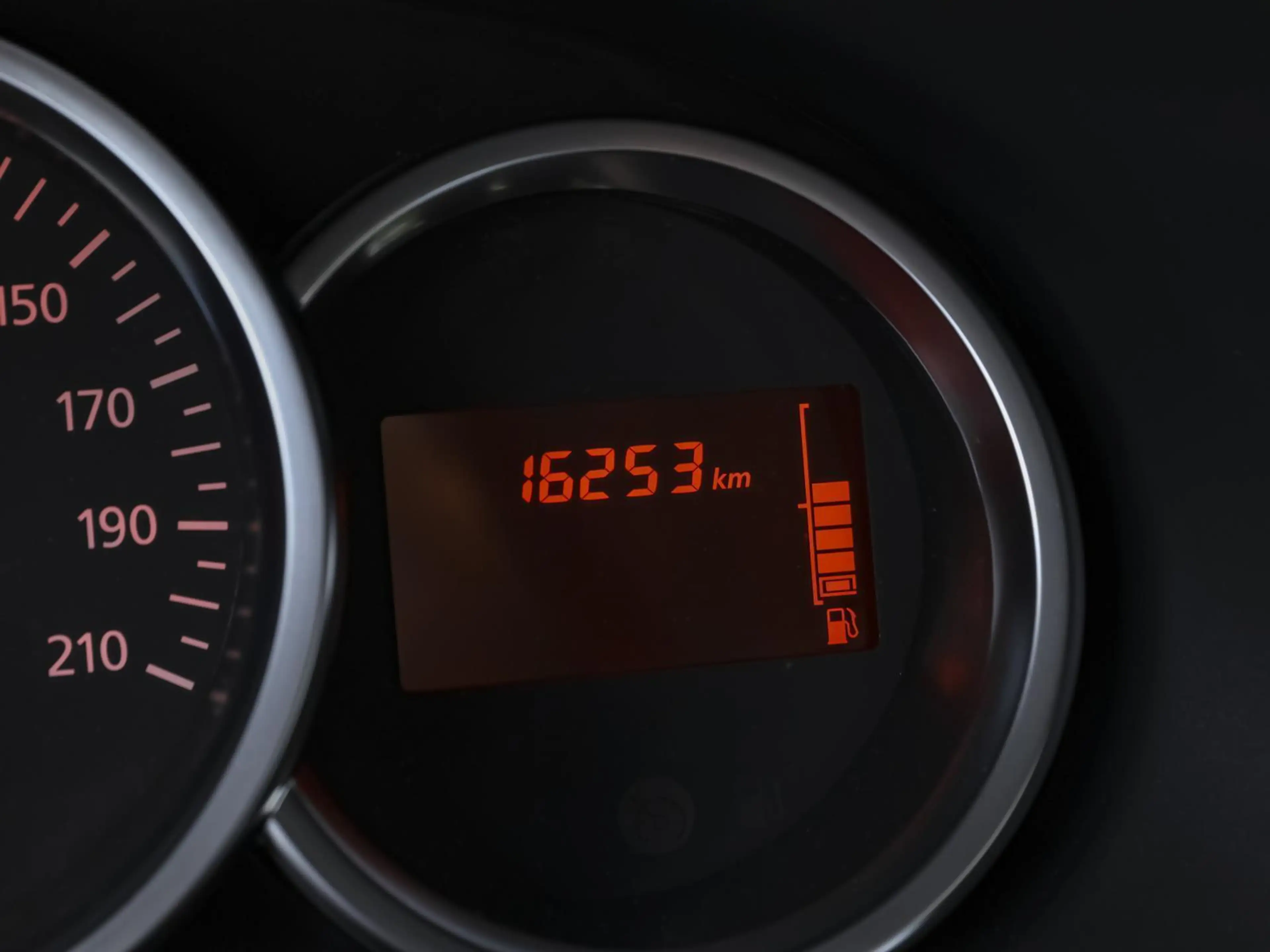 Dacia Lodgy TCe 130 GPF Stepway Plus NAVI SHZ KAMERA — photo 15