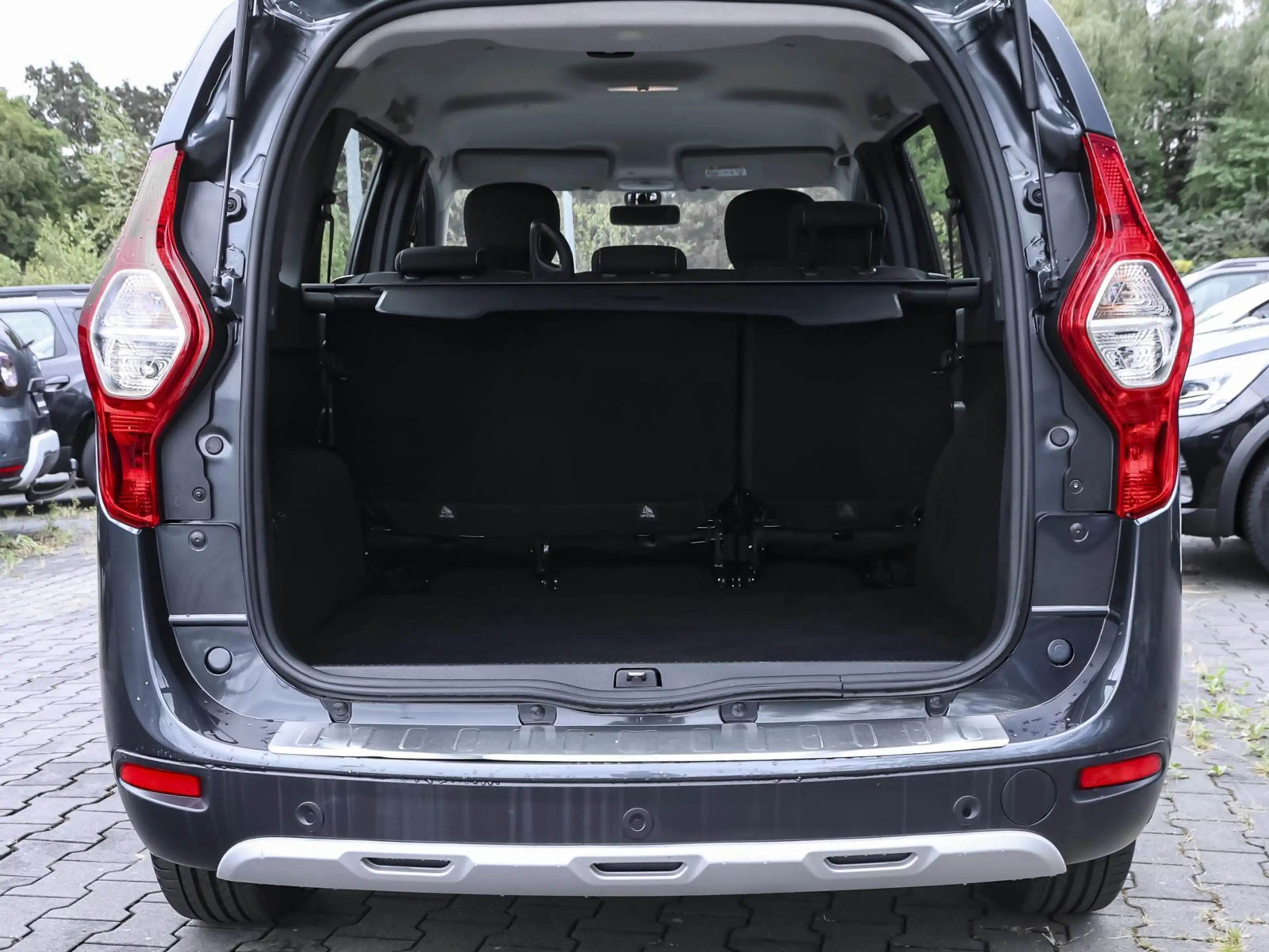 Dacia Lodgy TCe 130 GPF Stepway Plus NAVI SHZ KAMERA — photo 8