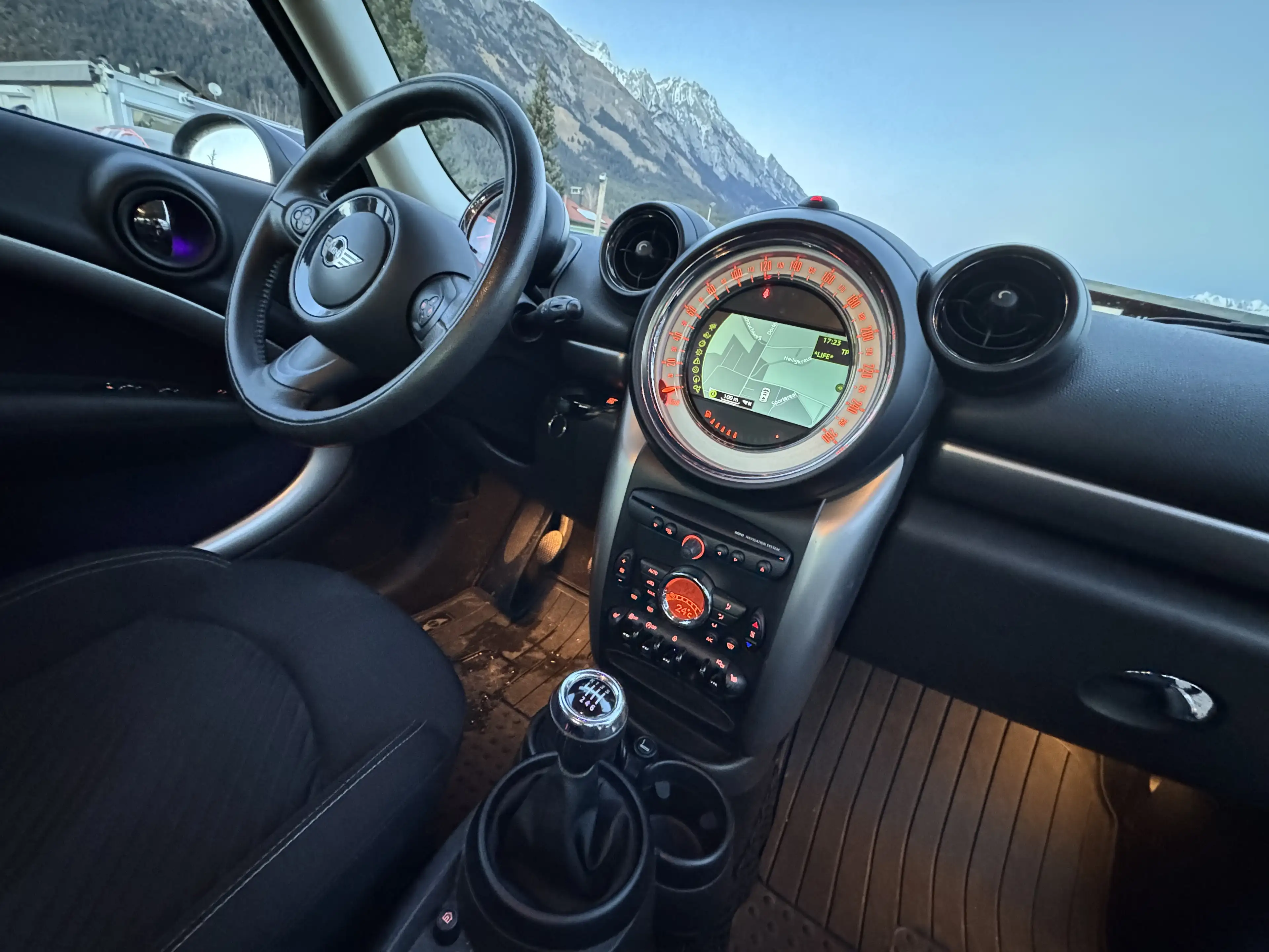 MINI Cooper D Countryman Cooper D All4 — photo 14