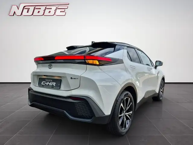 Toyota C-HR view 5