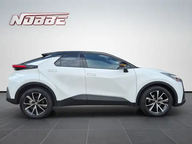 Toyota C-HR view 6