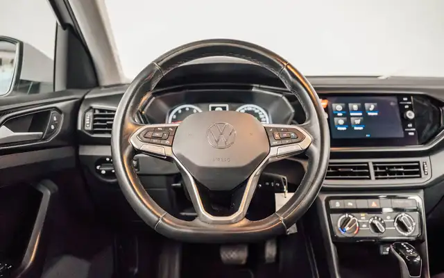 Volkswagen T-Cross view 13