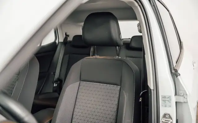 Volkswagen T-Cross view 8