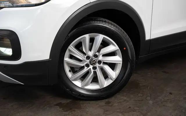 Volkswagen T-Cross view 5