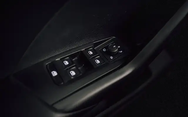 Volkswagen T-Cross view 10