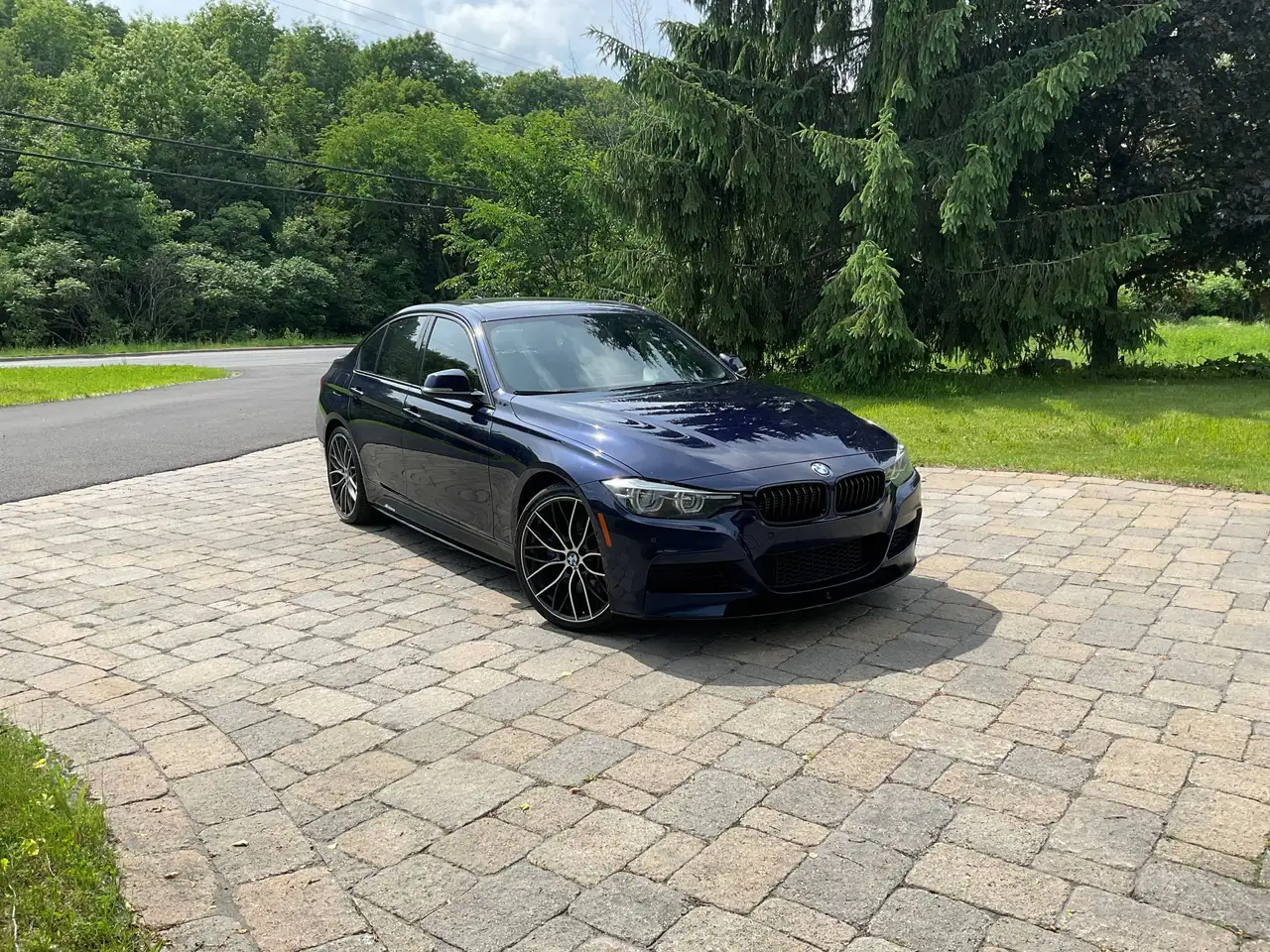 BMW 3 Series photo BMW 3 Series