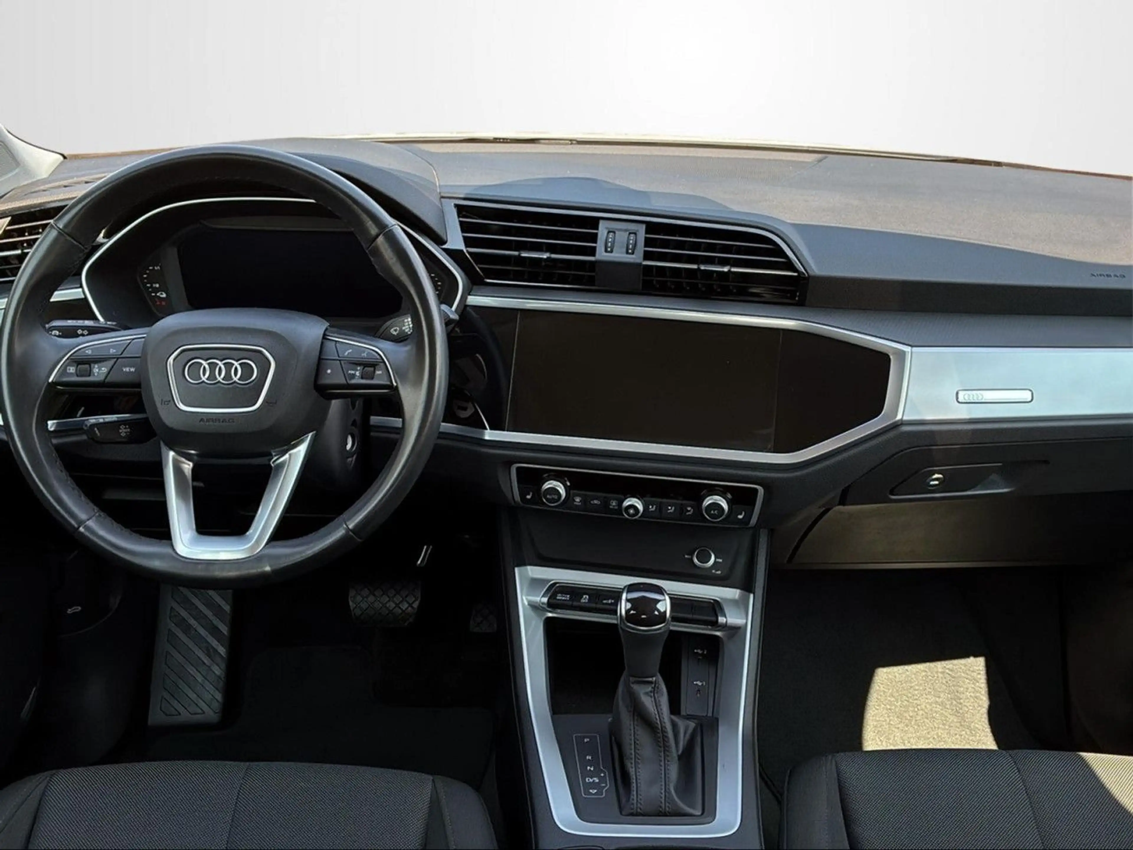 Audi Q3 SUV 45 TFSIe S-TRONIC CAM+NAVI+SHZ+DAB Klima — photo 10