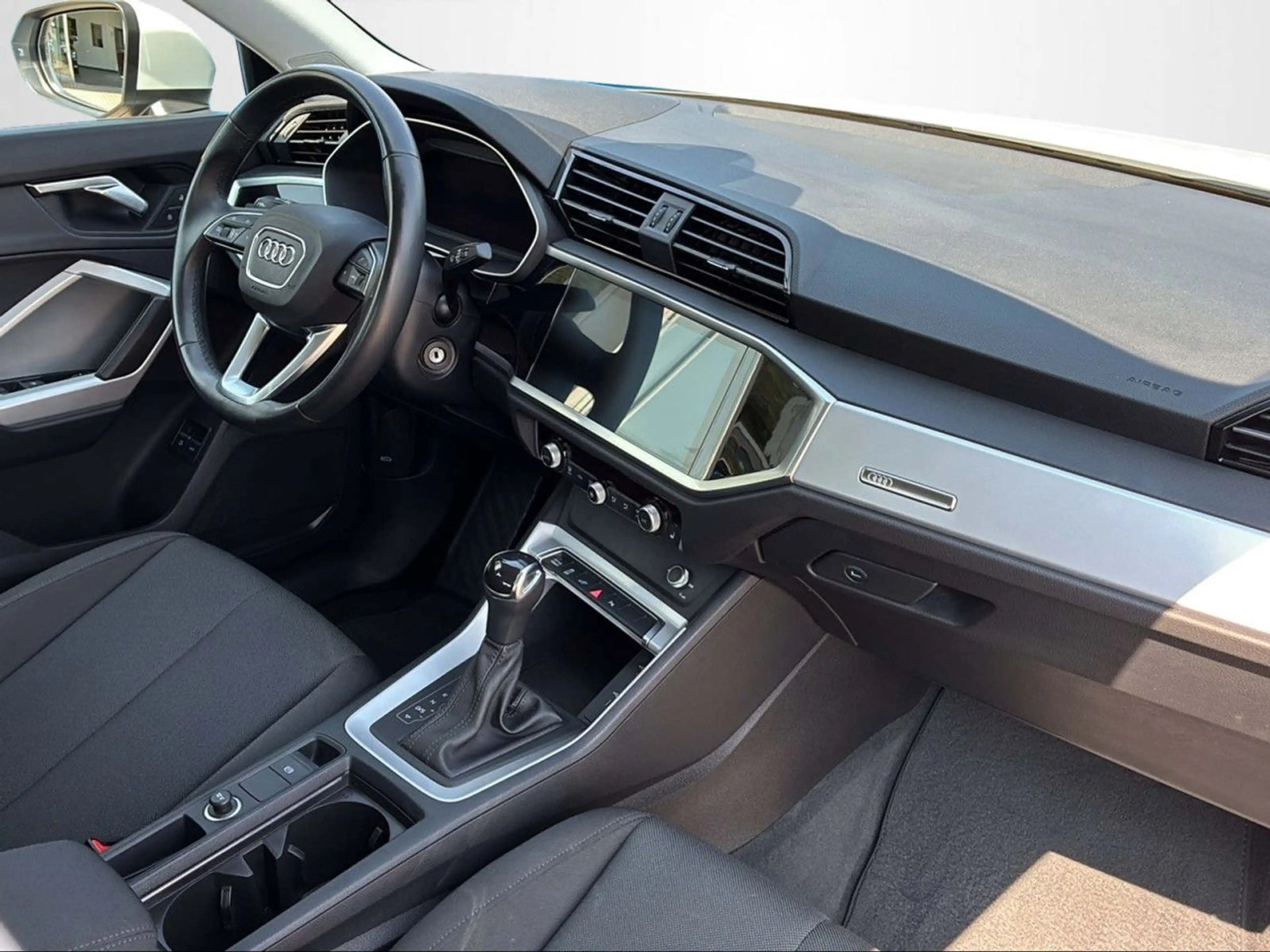 Audi Q3 SUV 45 TFSIe S-TRONIC CAM+NAVI+SHZ+DAB Klima — photo 11
