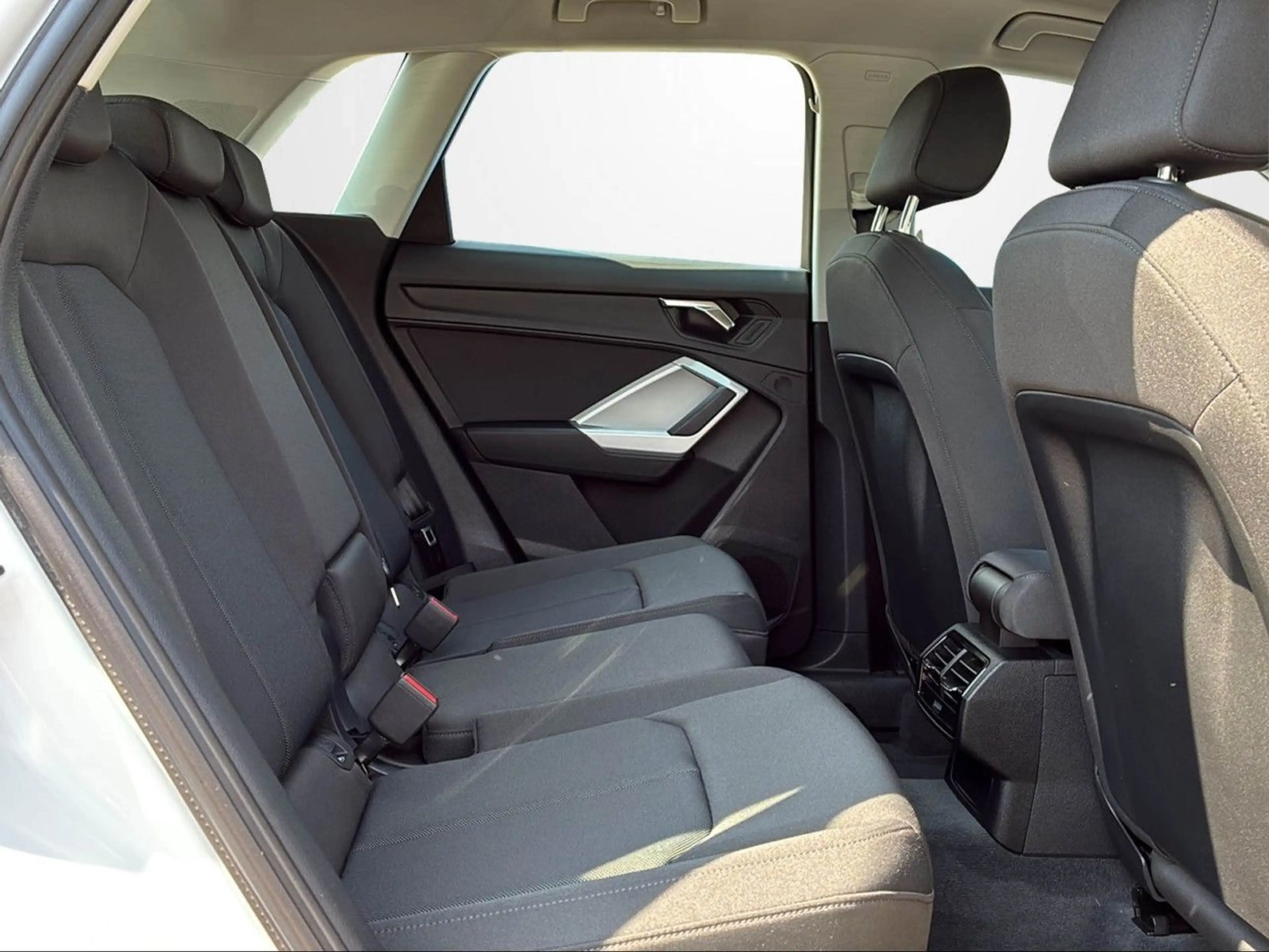 Audi Q3 SUV 45 TFSIe S-TRONIC CAM+NAVI+SHZ+DAB Klima — photo 12