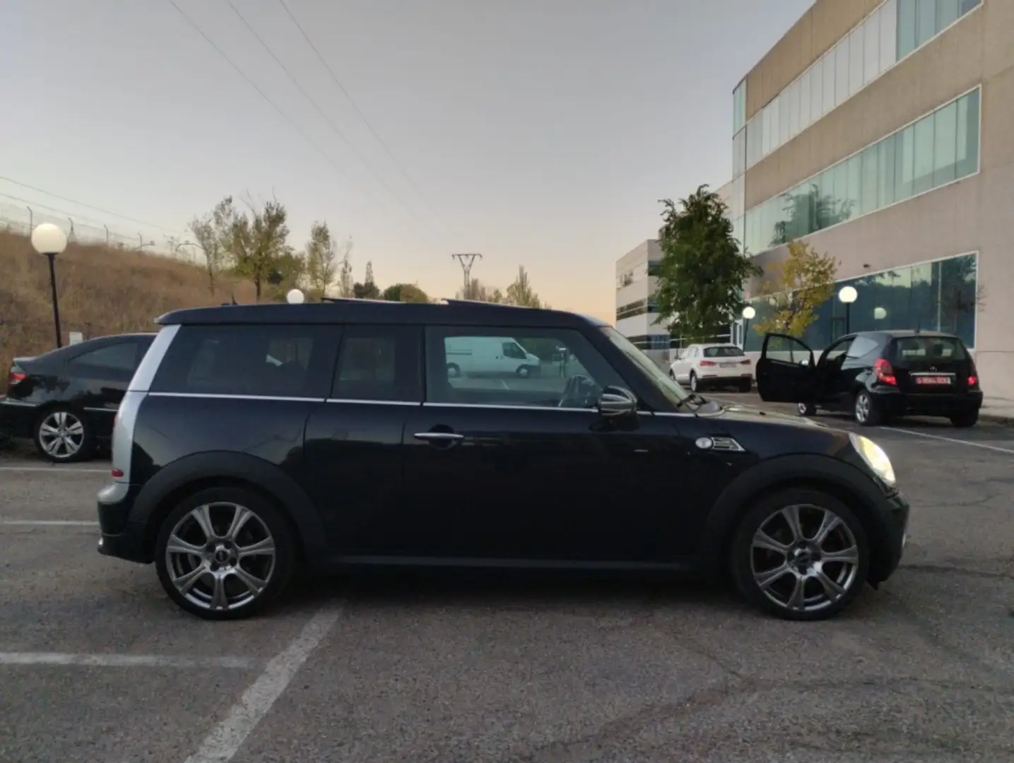 MINI Cooper Clubman Negro - 2