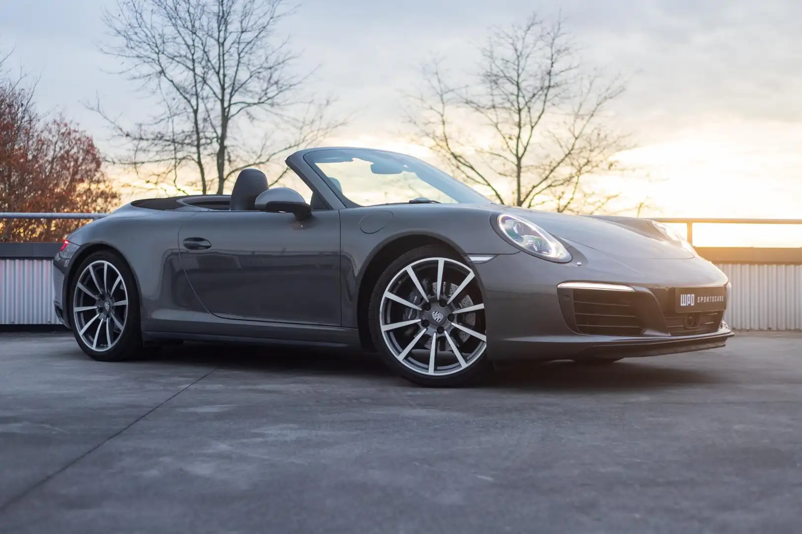 Porsche 911 Cabrio 3.0 Carrera 4 Grijs - 2