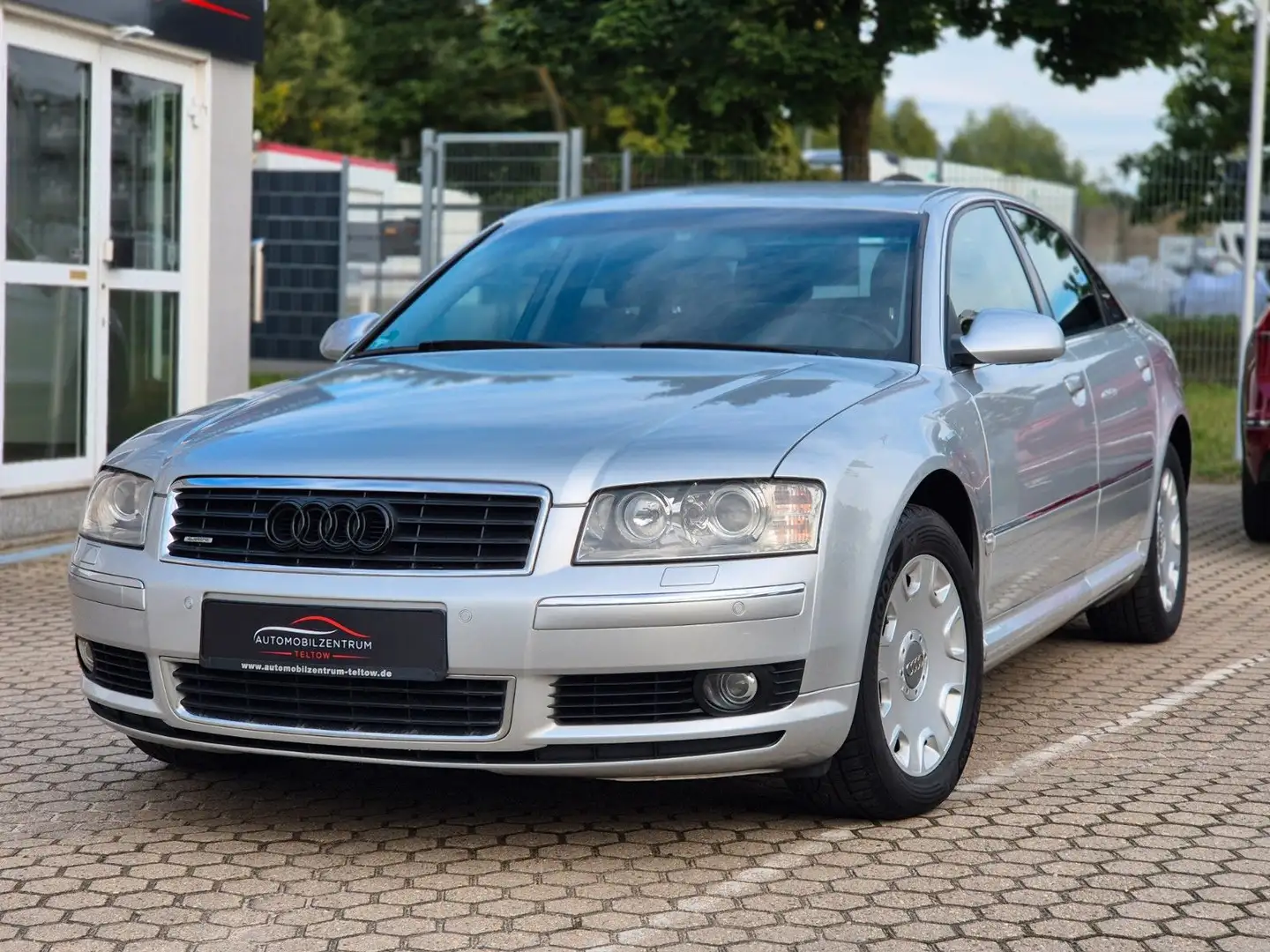 Audi A8 3.7 tiptronic quattro Silber - 2