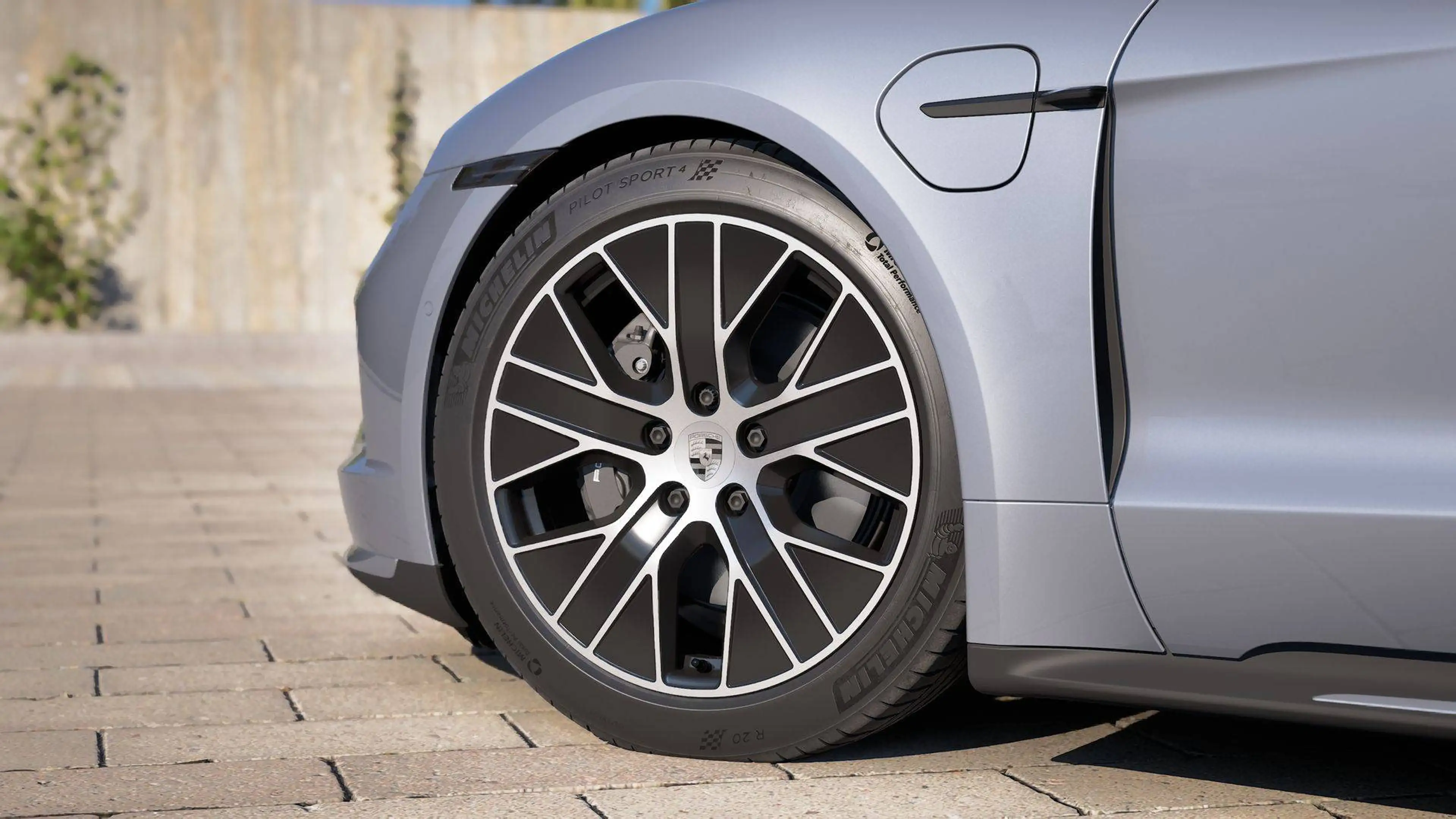 Porsche Taycan Sport Turismo 105kWh/SPORTDESIGN/PERF BATT+/AIR SUSP/SPORT SOUND/BOSE/ZETEL VERW/ACC/PANO/360 — photo 5
