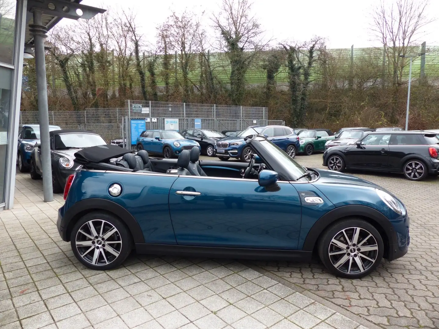 MINI Cooper S Cabrio Aut. Sidewalk, Navi, Leder, Hifi Albastru - 2